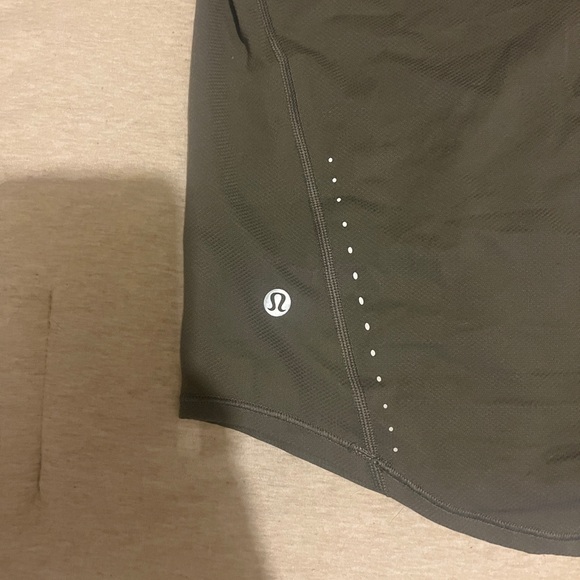Lululemon T-Shirt - Picture 3 of 7